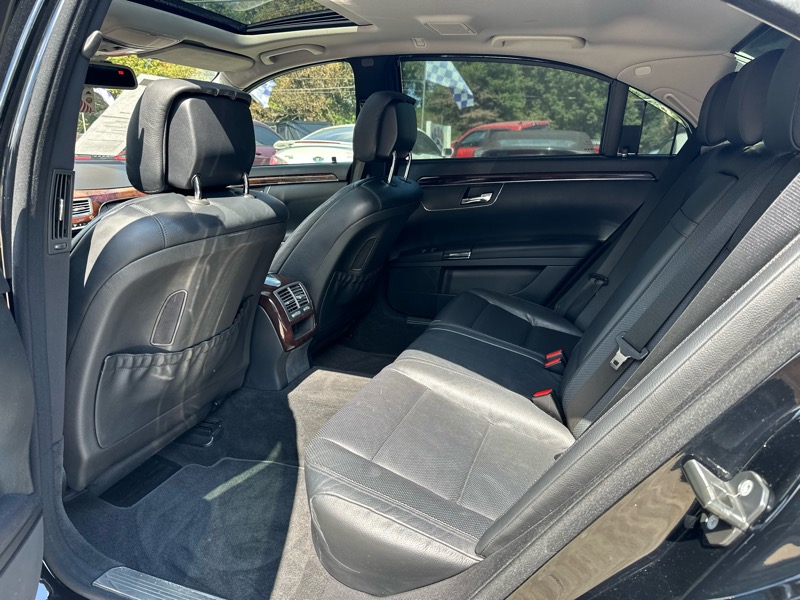 Mercedes-Benz S-Class S550 2012