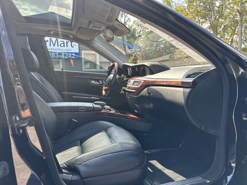 Mercedes-Benz S-Class S550 2012