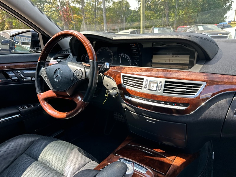 Mercedes-Benz S-Class S550 2012
