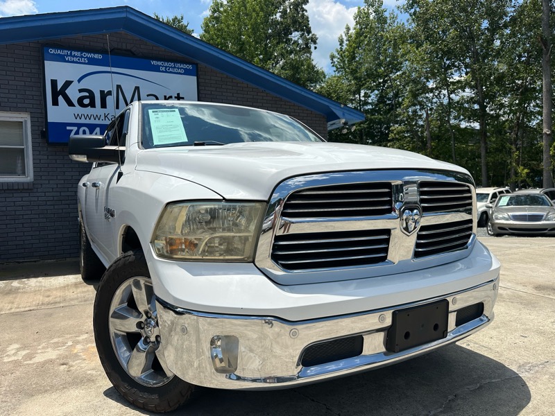 2017 RAM 1500 4WD Crew Cab 140.5" Big Horn