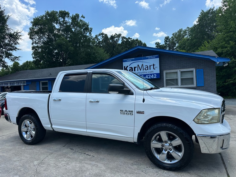 RAM 1500 4WD Crew Cab 140.5" Big Horn 2017