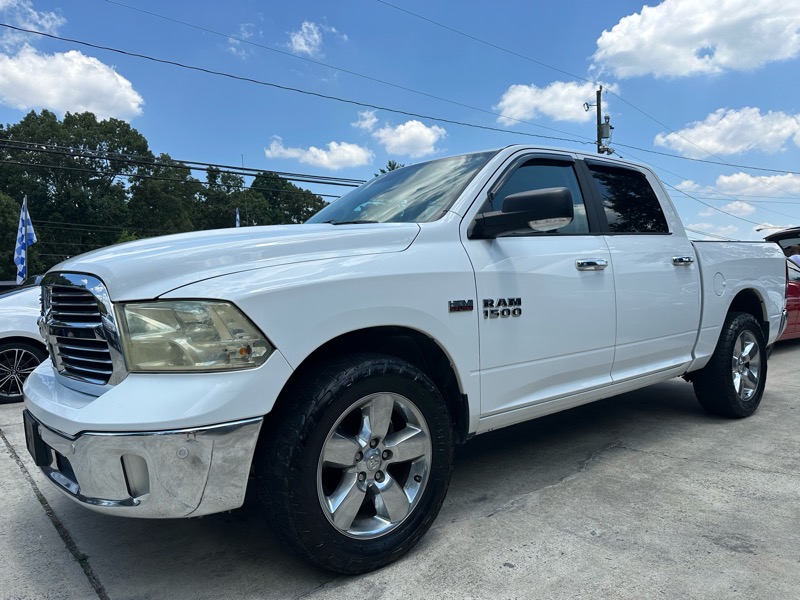 RAM 1500 4WD Crew Cab 140.5" Big Horn 2017