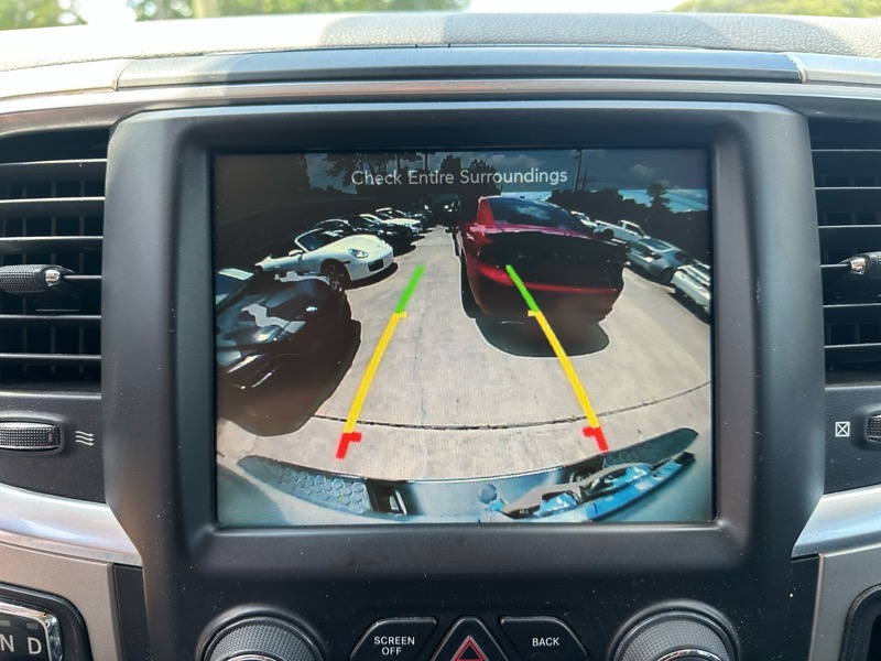 RAM 1500 4WD Crew Cab 140.5" Big Horn 2017