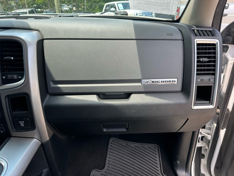 RAM 1500 4WD Crew Cab 140.5" Big Horn 2017