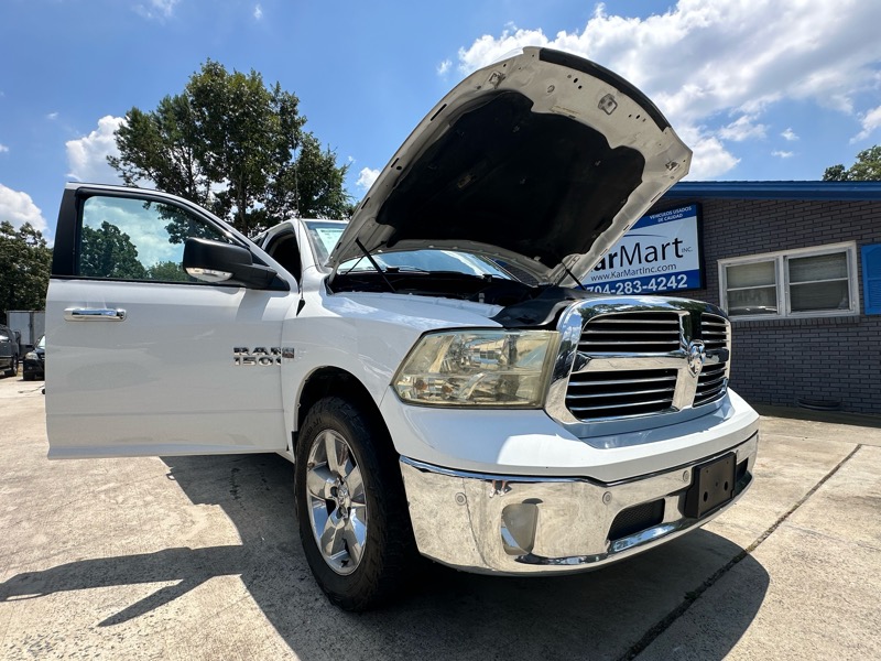 RAM 1500 4WD Crew Cab 140.5" Big Horn 2017