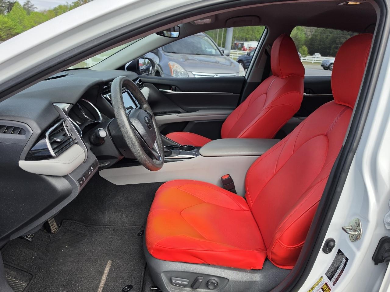 Toyota Camry LE Auto (Natl) 2020