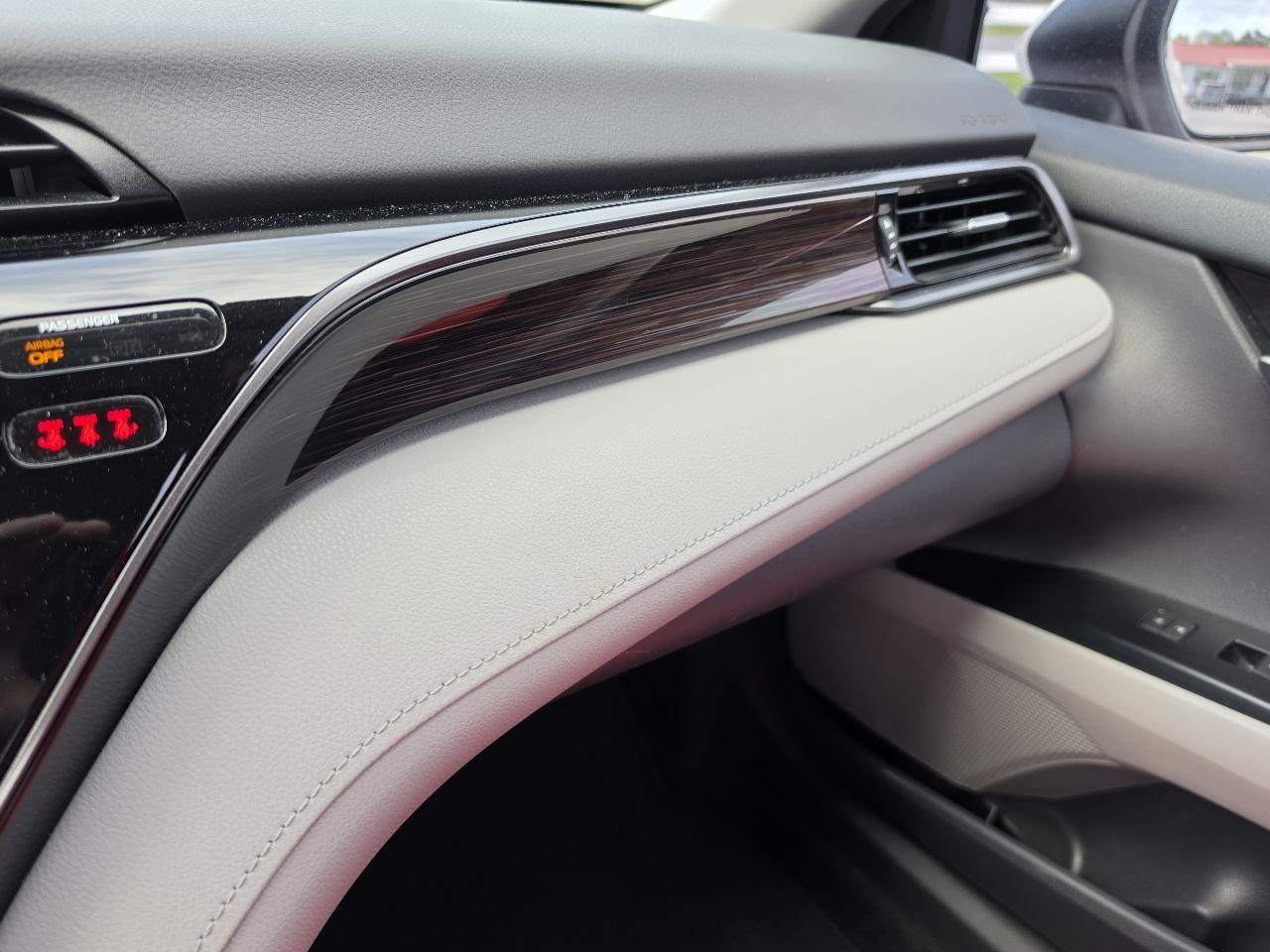 Toyota Camry LE Auto (Natl) 2020