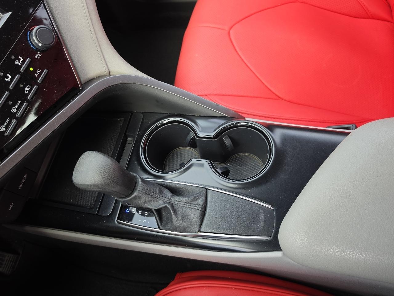 Toyota Camry LE Auto (Natl) 2020