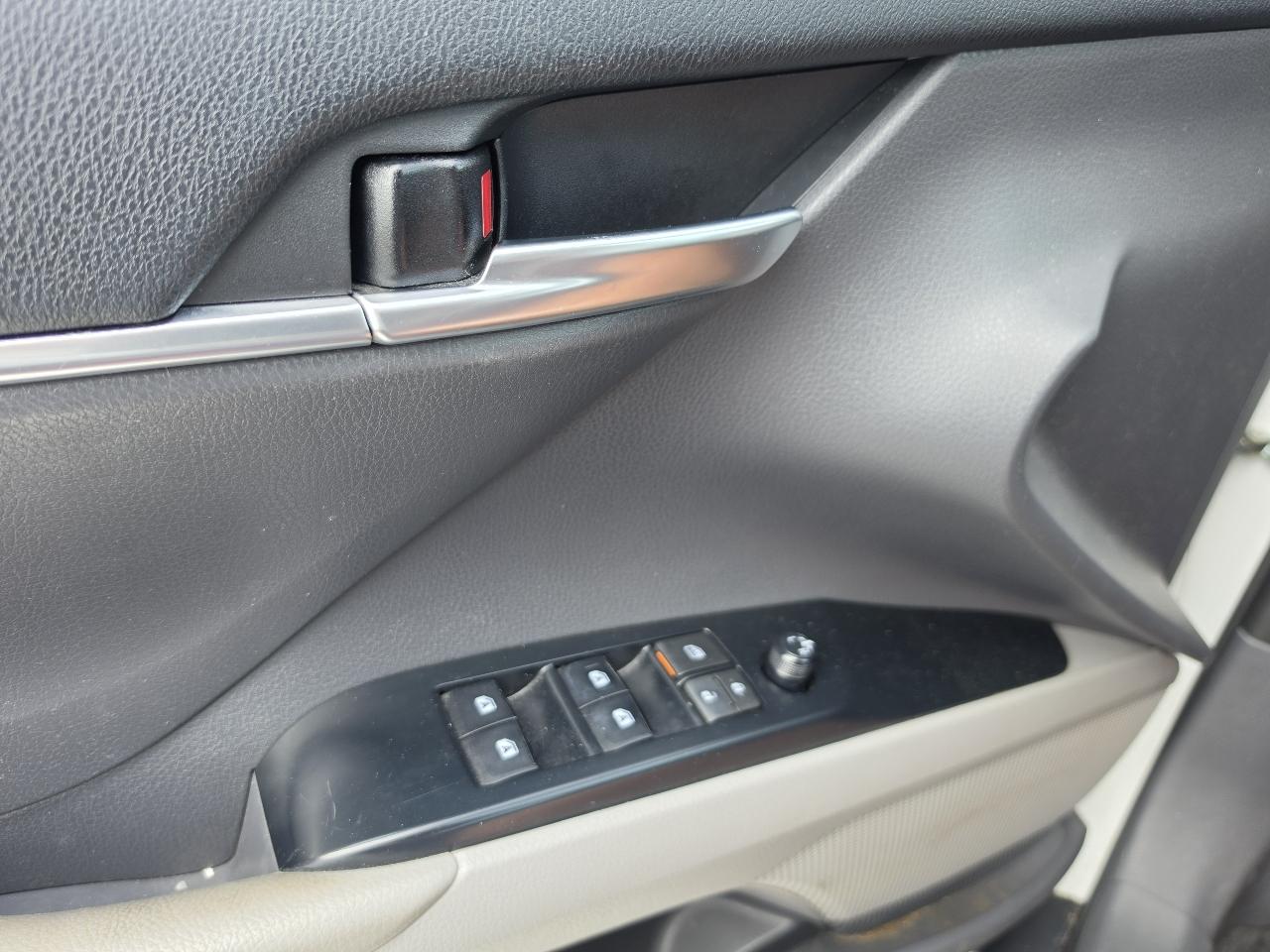 Toyota Camry LE Auto (Natl) 2020