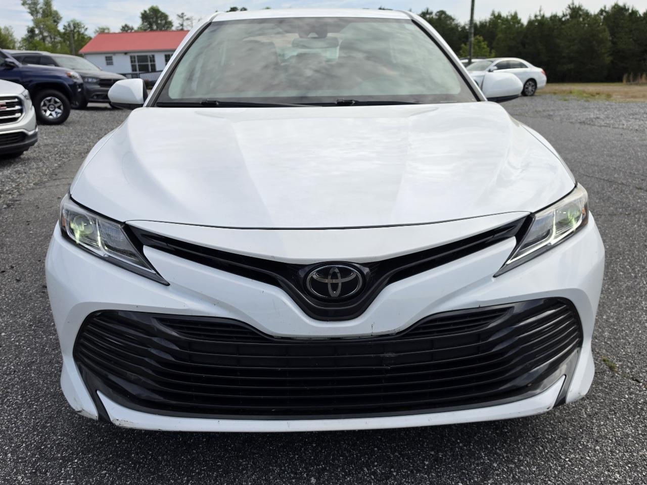 Toyota Camry LE Auto (Natl) 2020