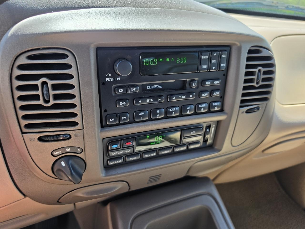 Ford Expedition 119" WB Eddie Bauer 4WD 1999