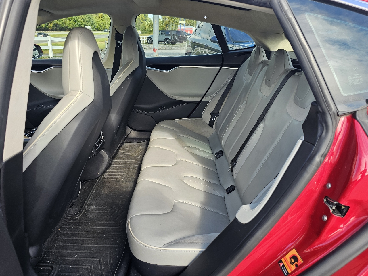 2014 Tesla Model S 60 photo 4