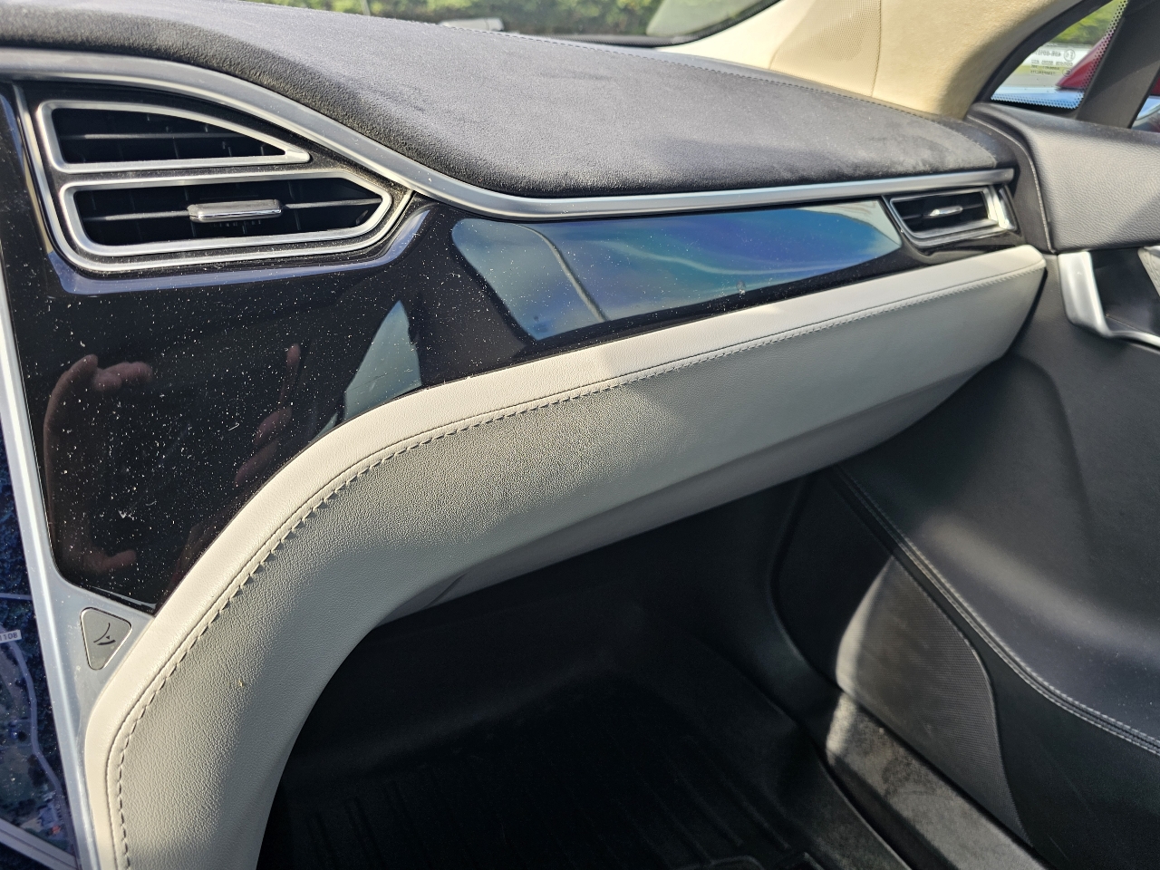 2014 Tesla Model S 60 photo 11