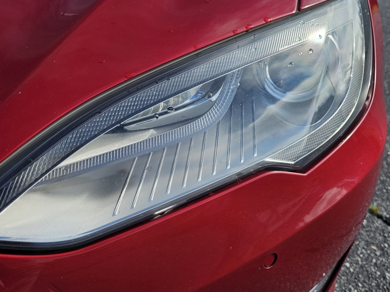 2014 Tesla Model S 60 photo 16