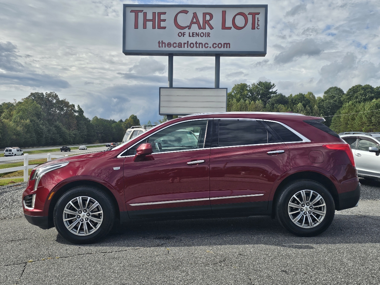 2017 Cadillac XT5 Luxury photo 2