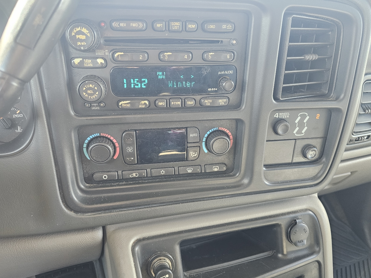 GMC Yukon XL 4dr 2500 SLT 2004