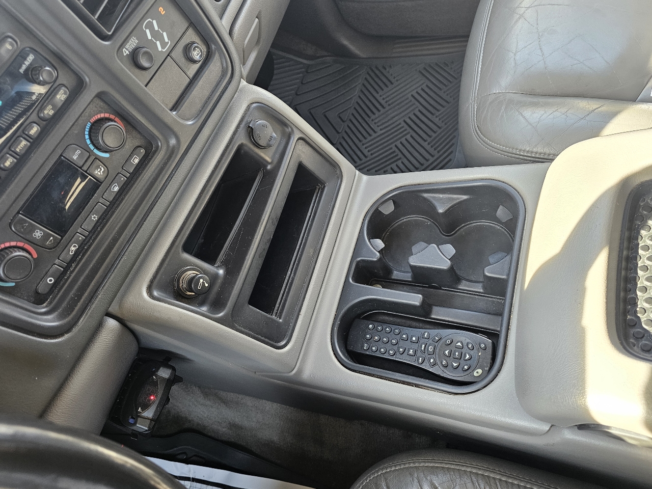 GMC Yukon XL 4dr 2500 SLT 2004