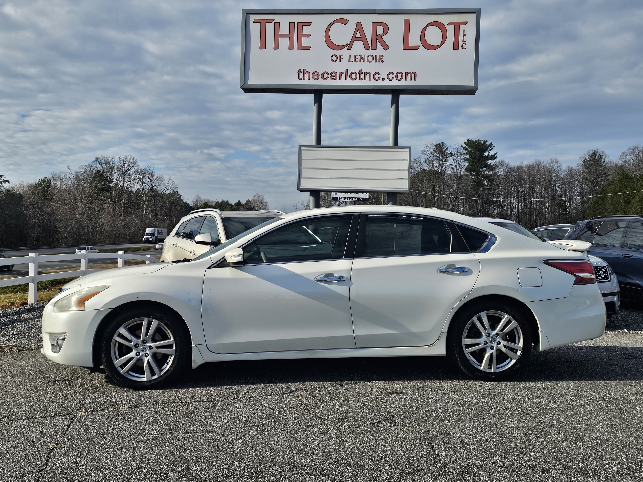 Nissan Altima 4dr Sdn V6 3.5 SL 2014