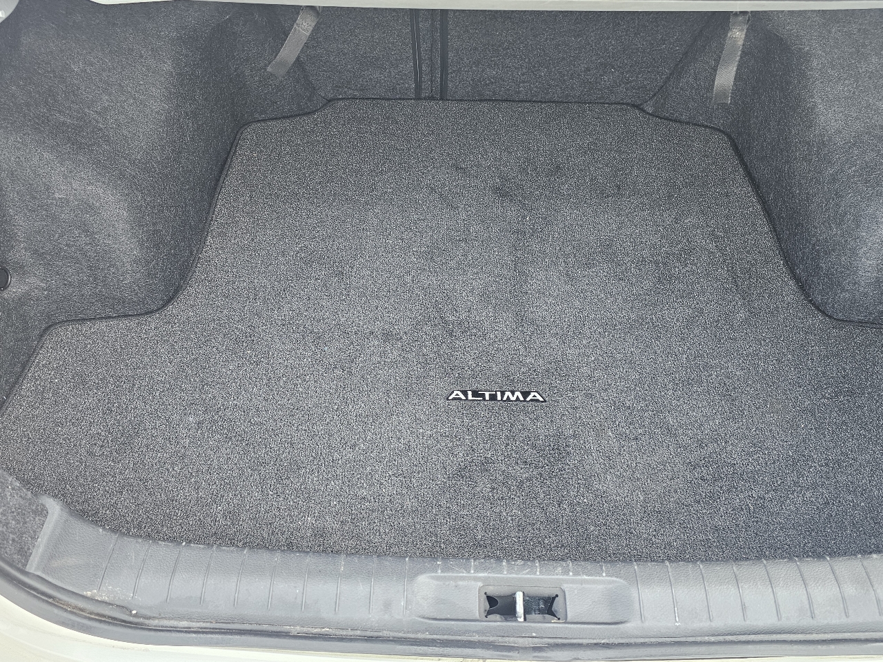 Nissan Altima 4dr Sdn V6 3.5 SL 2014