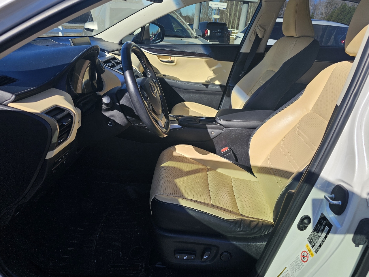 Lexus NX 300h FWD 4dr 2015