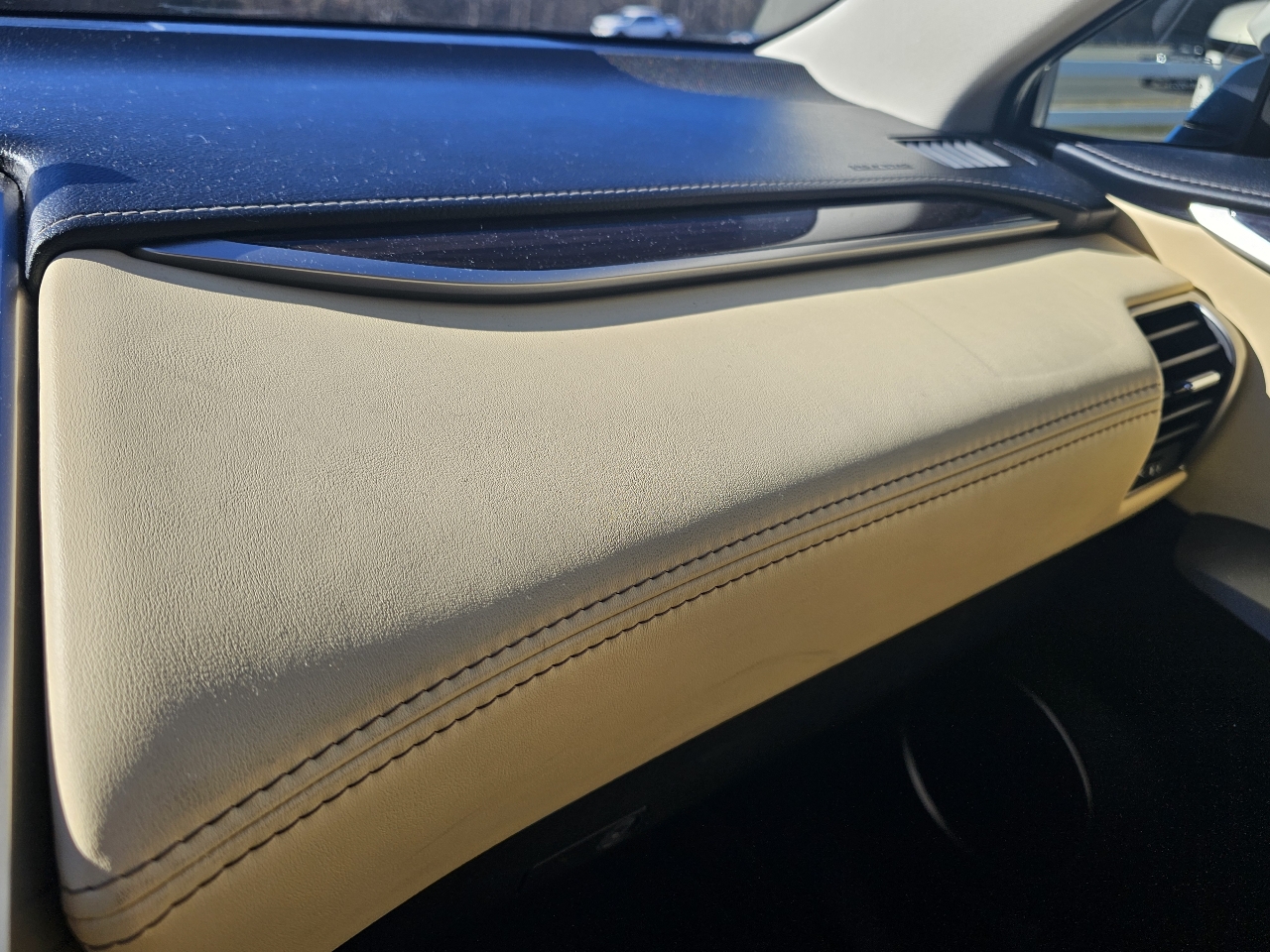 Lexus NX 300h FWD 4dr 2015