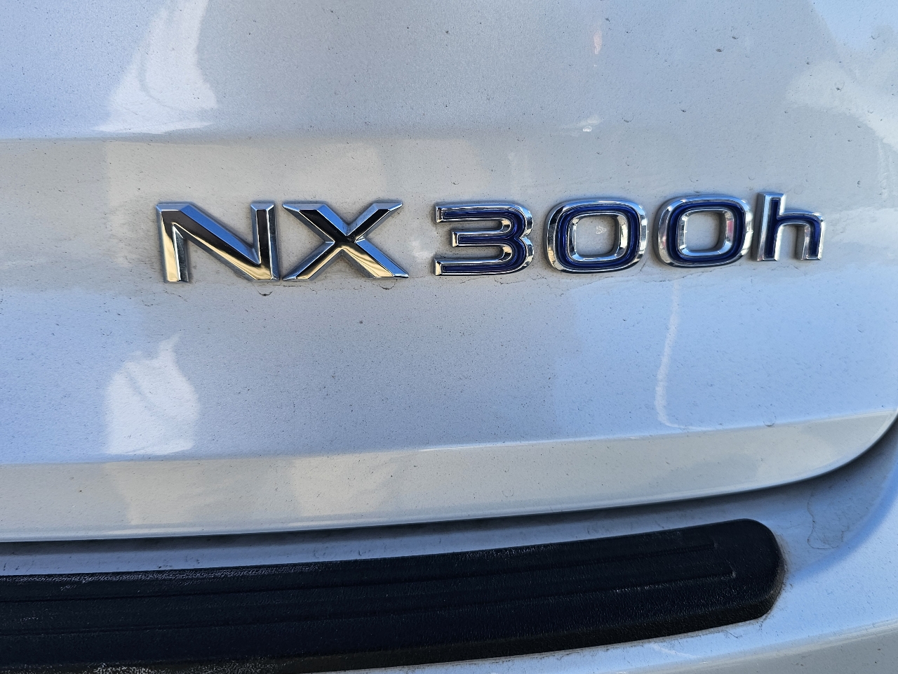 Lexus NX 300h FWD 4dr 2015