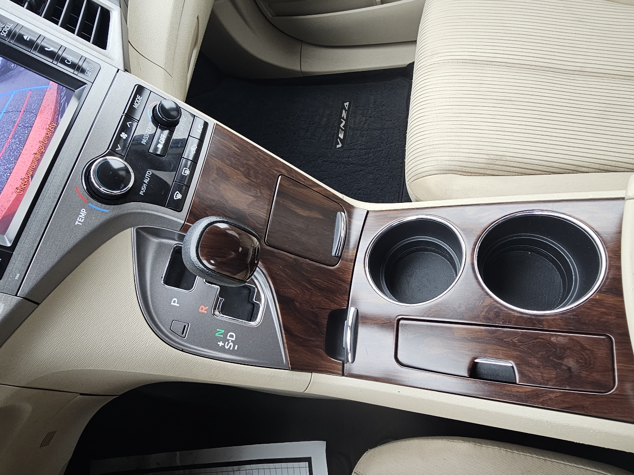 Toyota Venza 4dr Wgn I4 FWD XLE (Natl) 2014