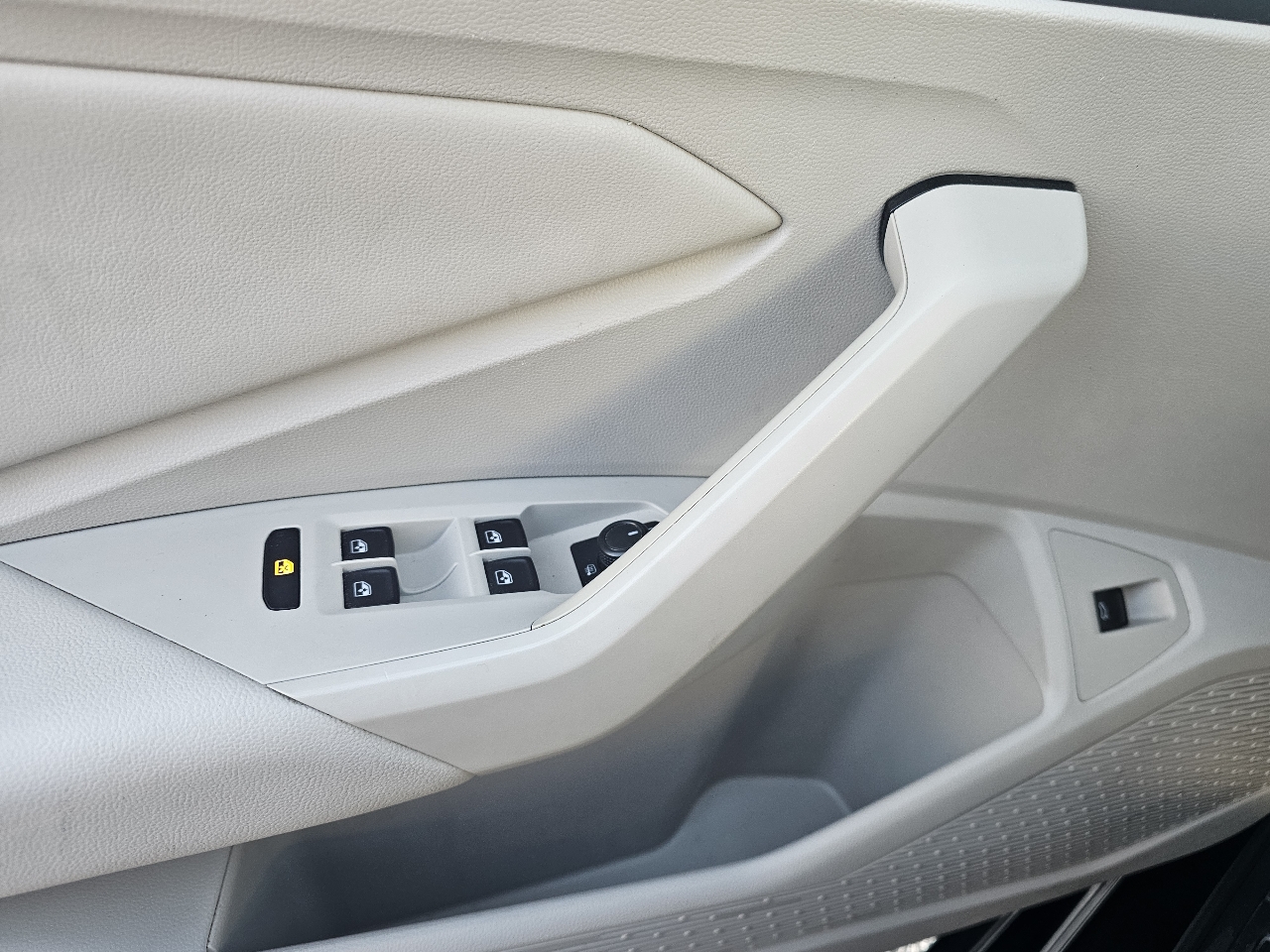 Volkswagen Jetta R-Line Auto w/SULEV 2019