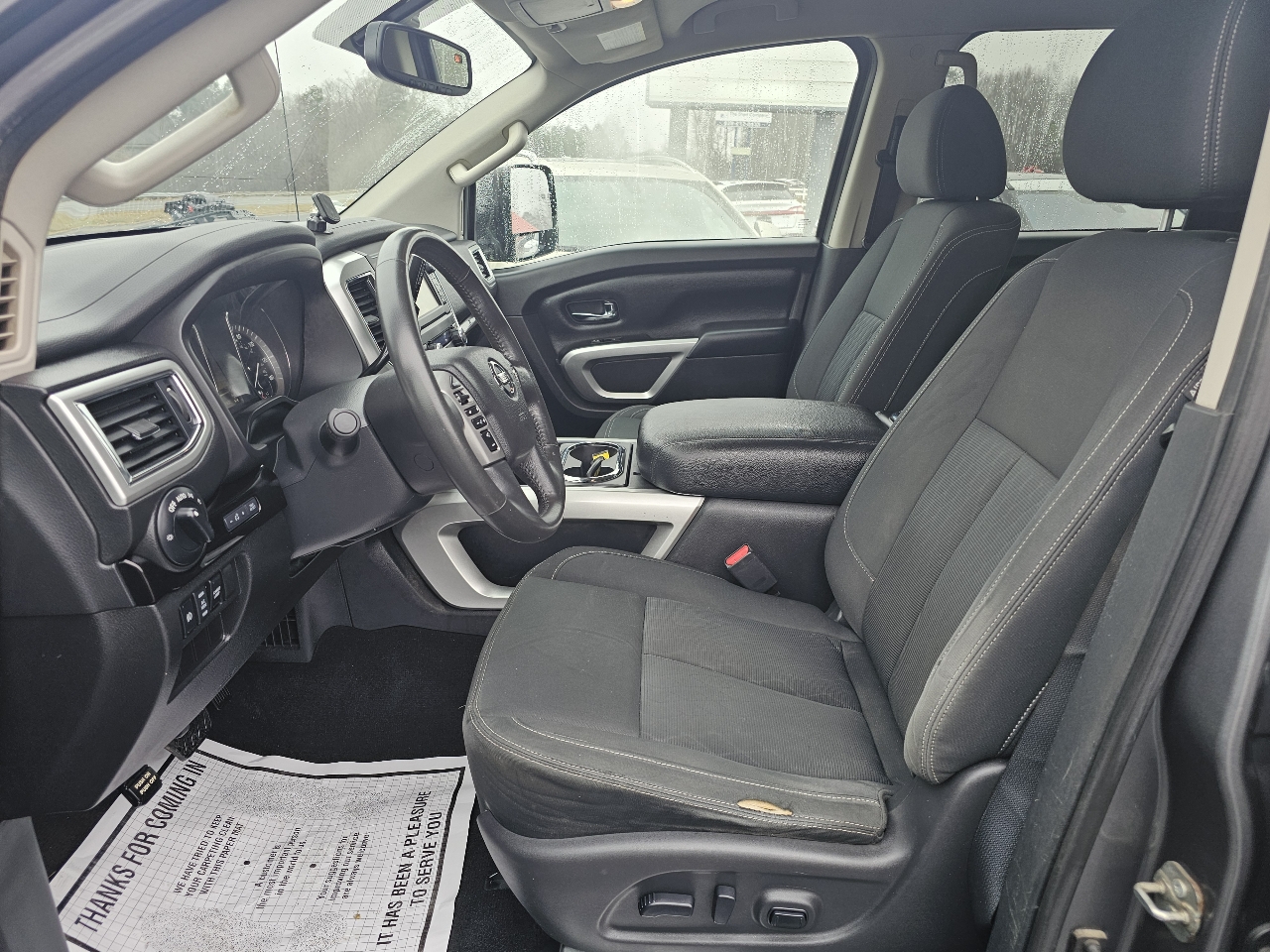 Nissan Titan 4x4 Crew Cab SV 2017