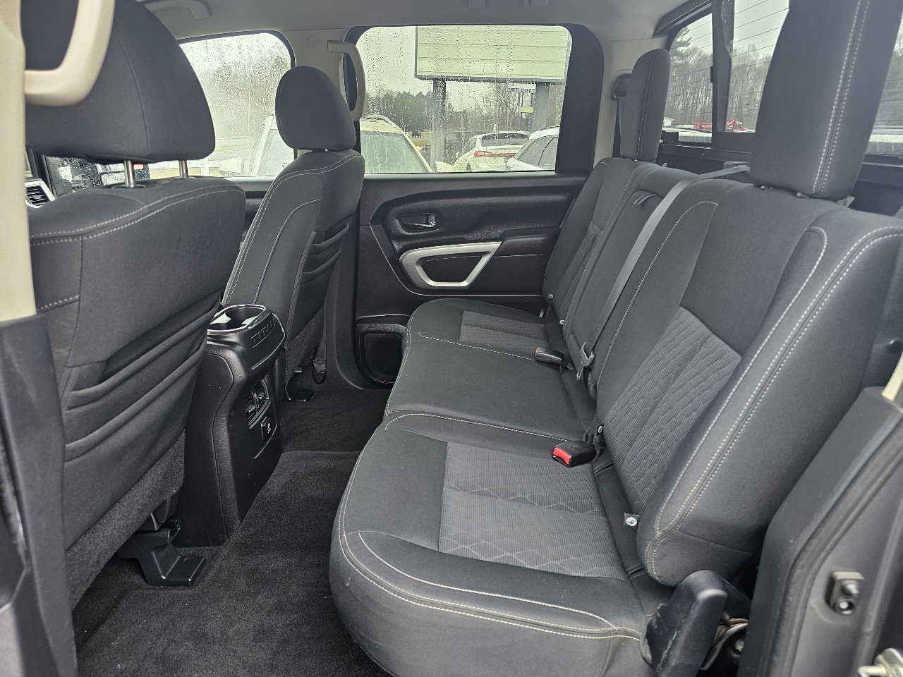 Nissan Titan 4x4 Crew Cab SV 2017