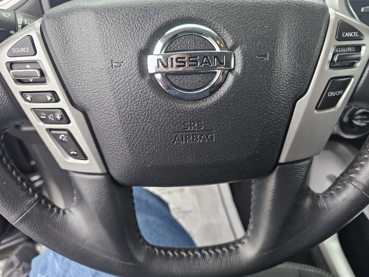 Nissan Titan 4x4 Crew Cab SV 2017