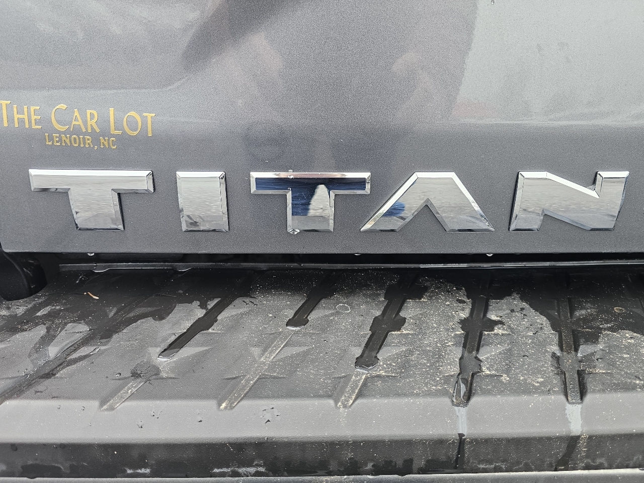 Nissan Titan 4x4 Crew Cab SV 2017