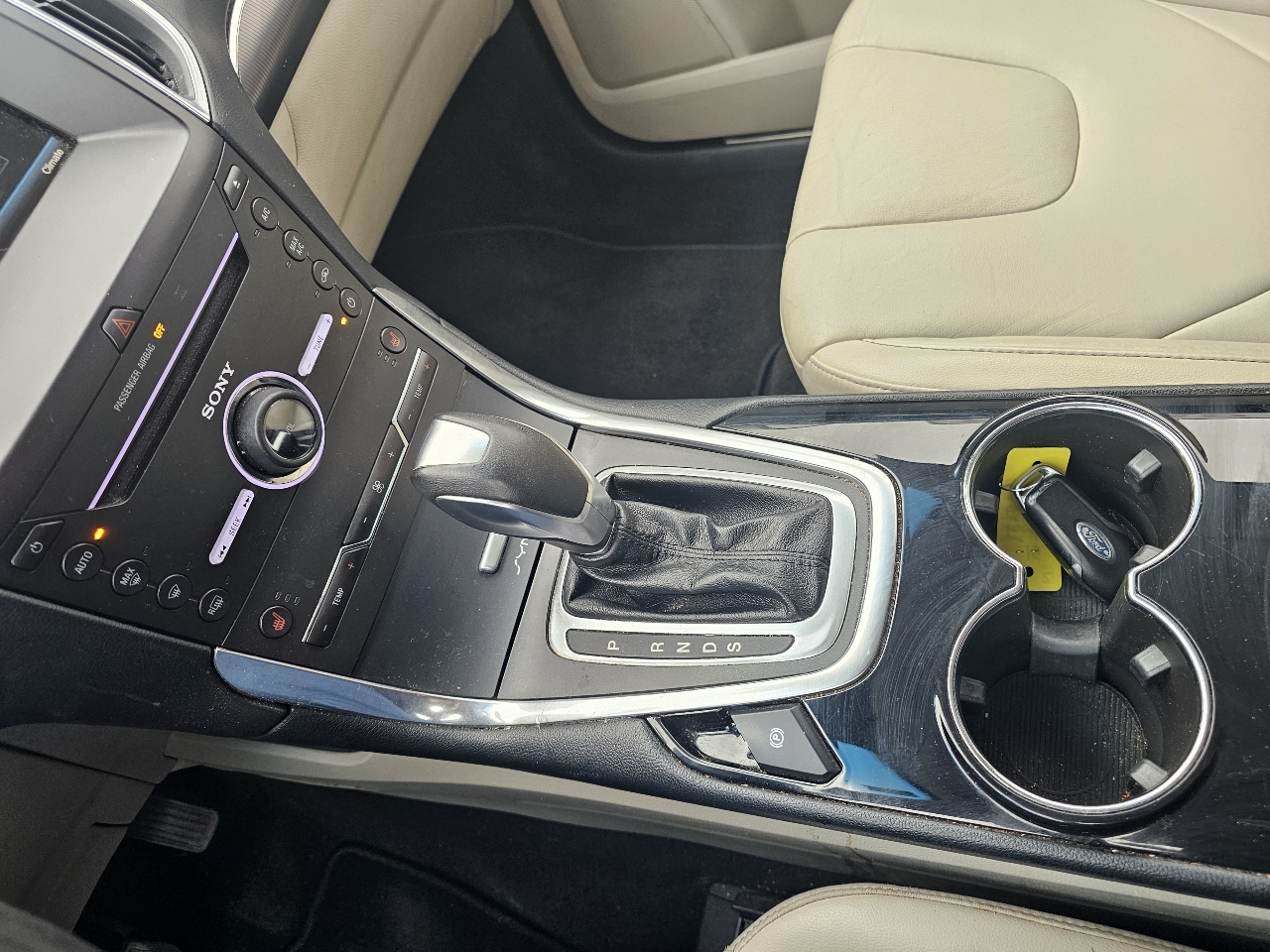 Ford Edge 4dr Titanium FWD 2015