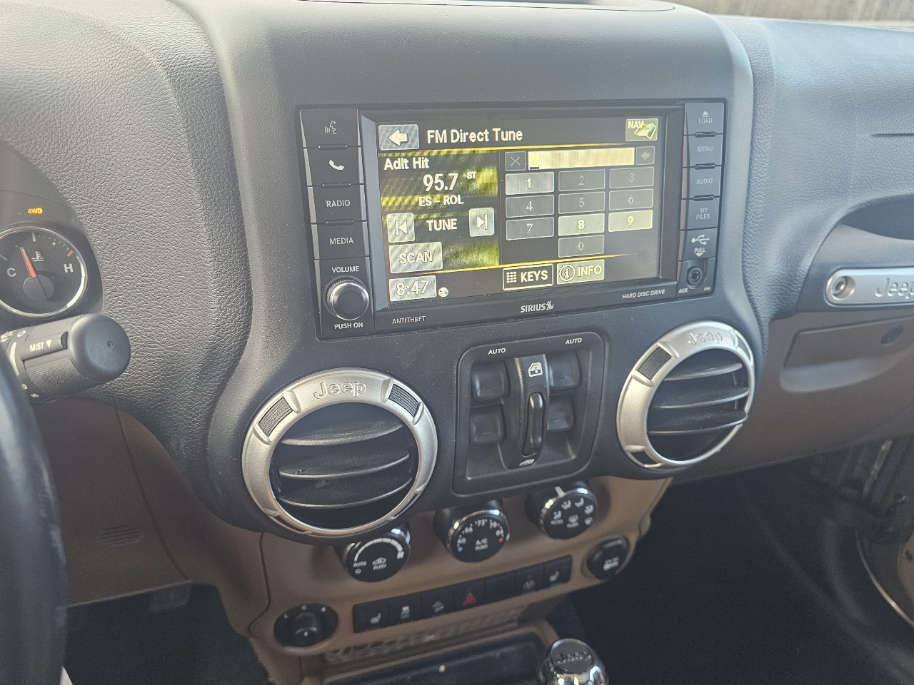 Jeep Wrangler Unlimited 4WD 4dr Sahara 2015