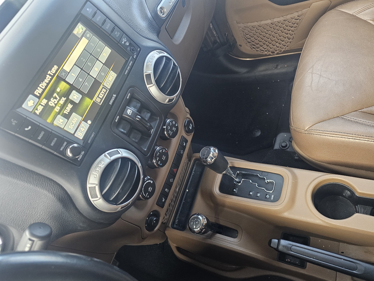 Jeep Wrangler Unlimited 4WD 4dr Sahara 2015