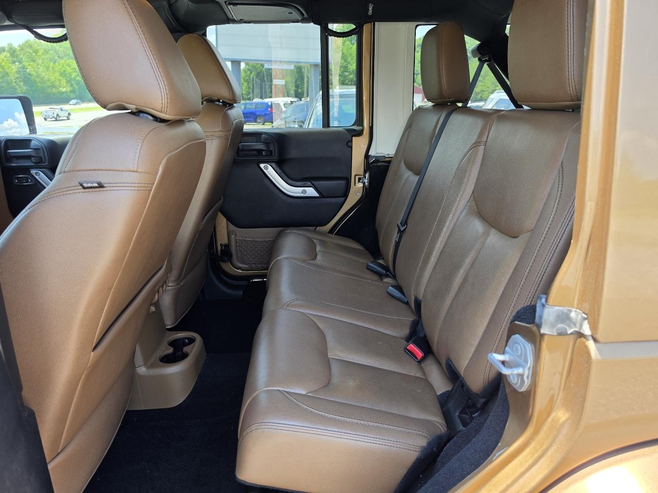 Jeep Wrangler Unlimited 4WD 4dr Sahara 2015