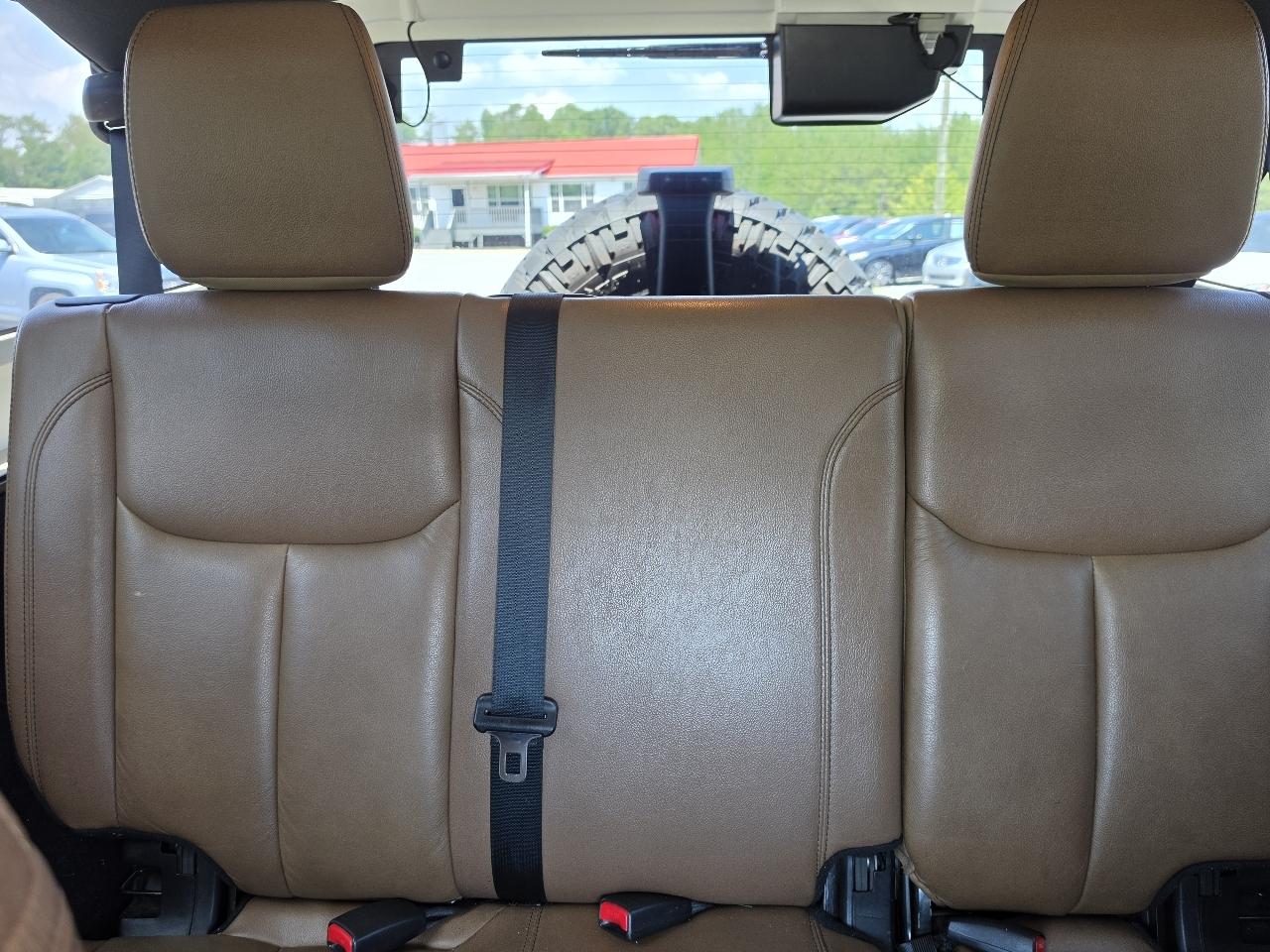 Jeep Wrangler Unlimited 4WD 4dr Sahara 2015