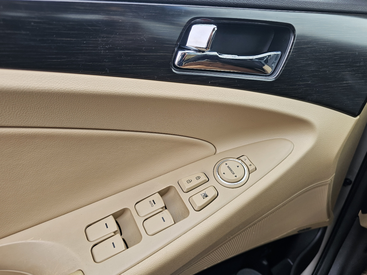 Hyundai Sonata 4dr Sdn 2.4L Auto Ltd 2011