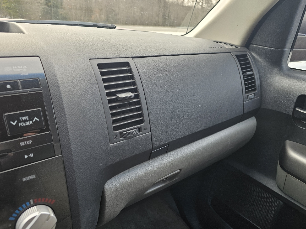 Toyota Tundra 4WD Truck Dbl 4.6L V8 6-Spd AT (Natl) 2010