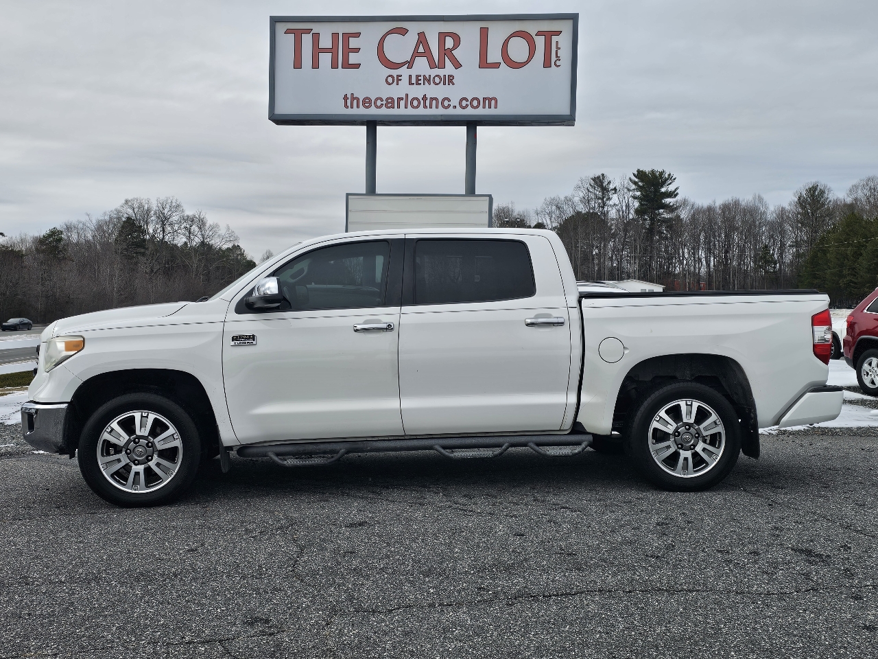 Toyota Tundra 4WD 1794 Edition CrewMax 5.5' Bed 5.7L FFV (Natl) 2017