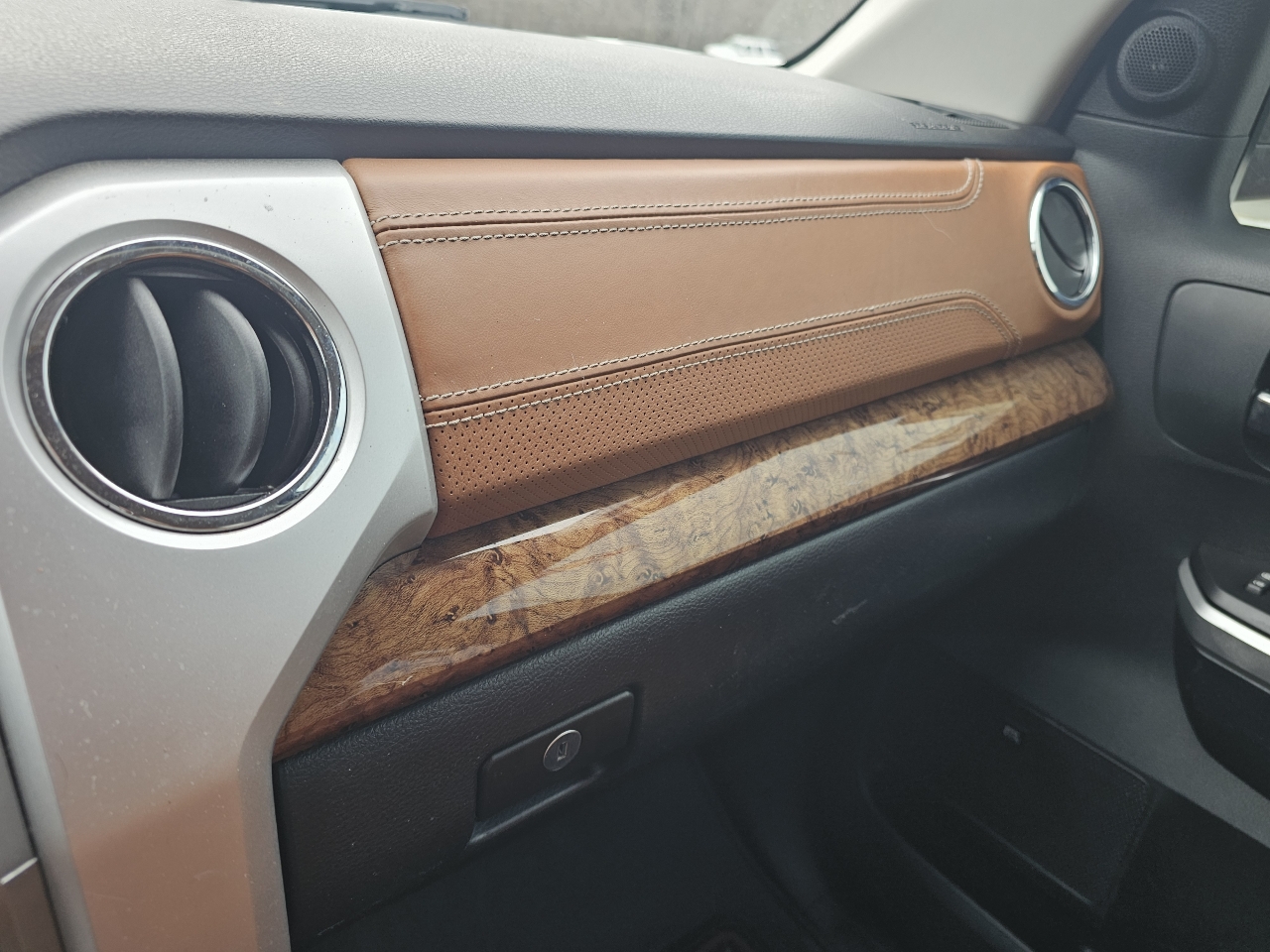 Toyota Tundra 4WD 1794 Edition CrewMax 5.5' Bed 5.7L FFV (Natl) 2017