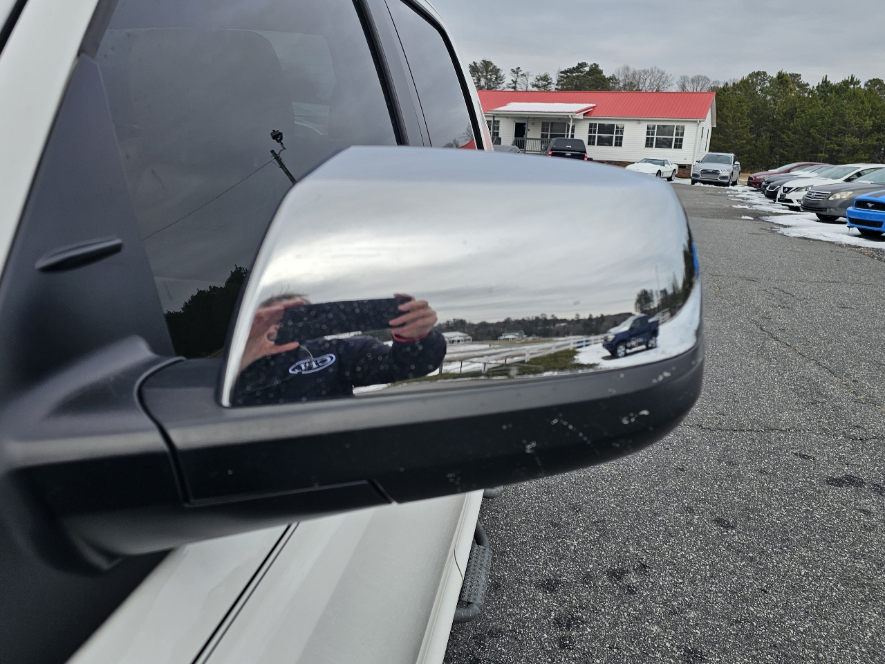 Toyota Tundra 4WD 1794 Edition CrewMax 5.5' Bed 5.7L FFV (Natl) 2017