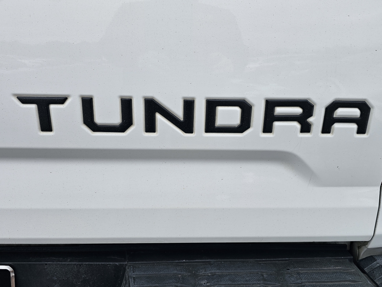 Toyota Tundra 4WD 1794 Edition CrewMax 5.5' Bed 5.7L FFV (Natl) 2017