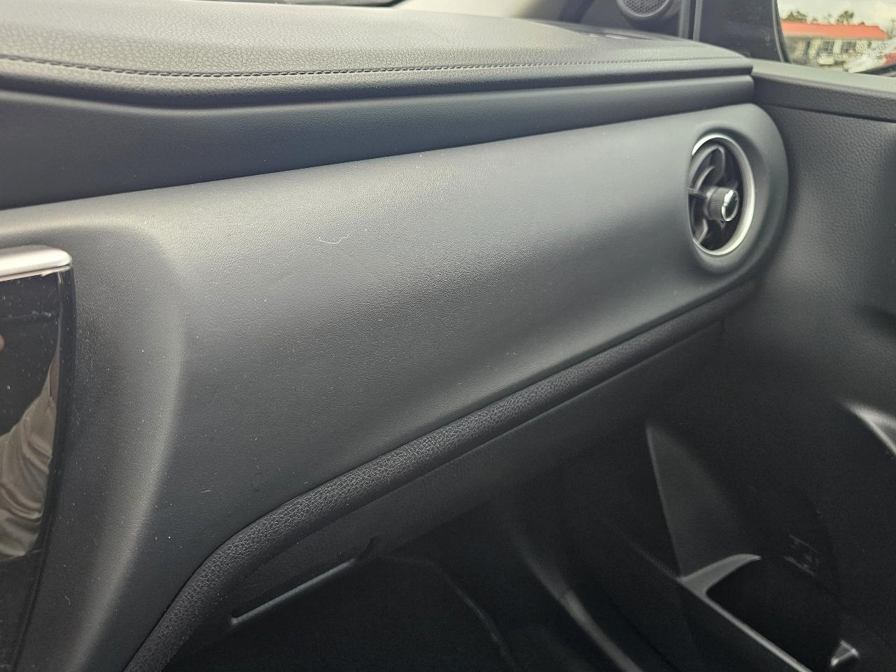 Toyota Corolla XLE CVT (Natl) 2019