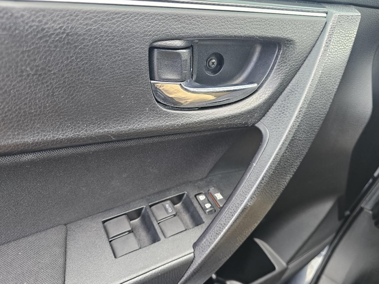 Toyota Corolla XLE CVT (Natl) 2019