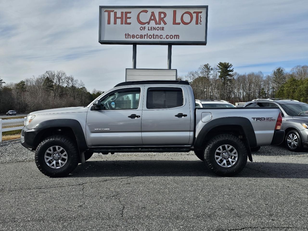 Toyota Tacoma 4WD Double Cab V6 AT (Natl) 2015
