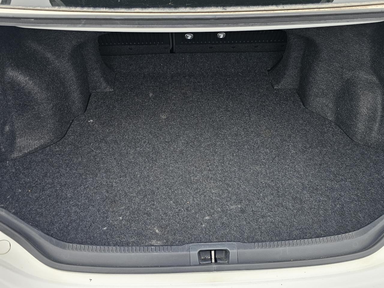 Toyota Camry 4dr Sdn I4 Auto SE Sport Limited Edition (Natl) 2012