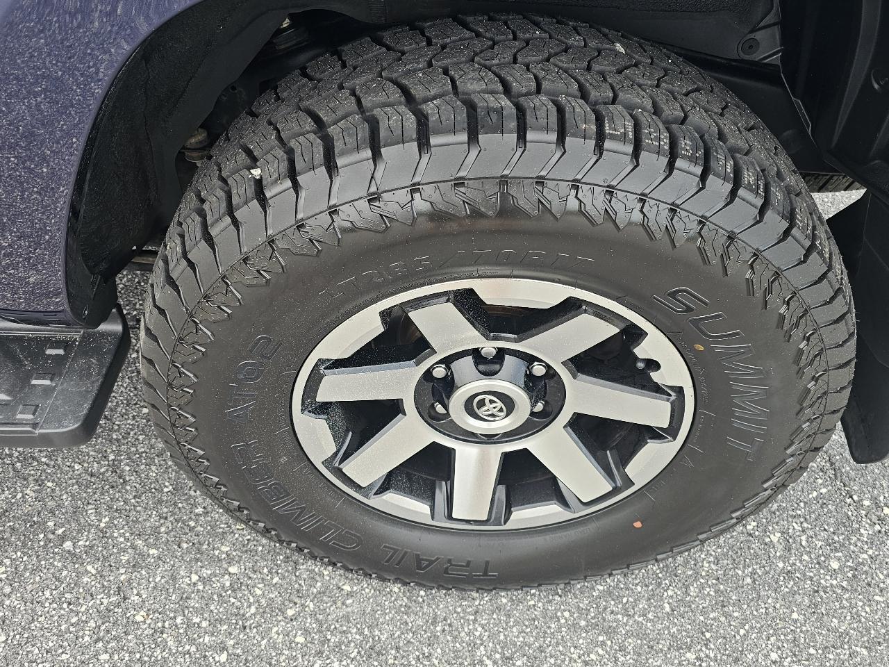 Toyota 4Runner TRD Off Road Premium 4WD (Natl) 2017