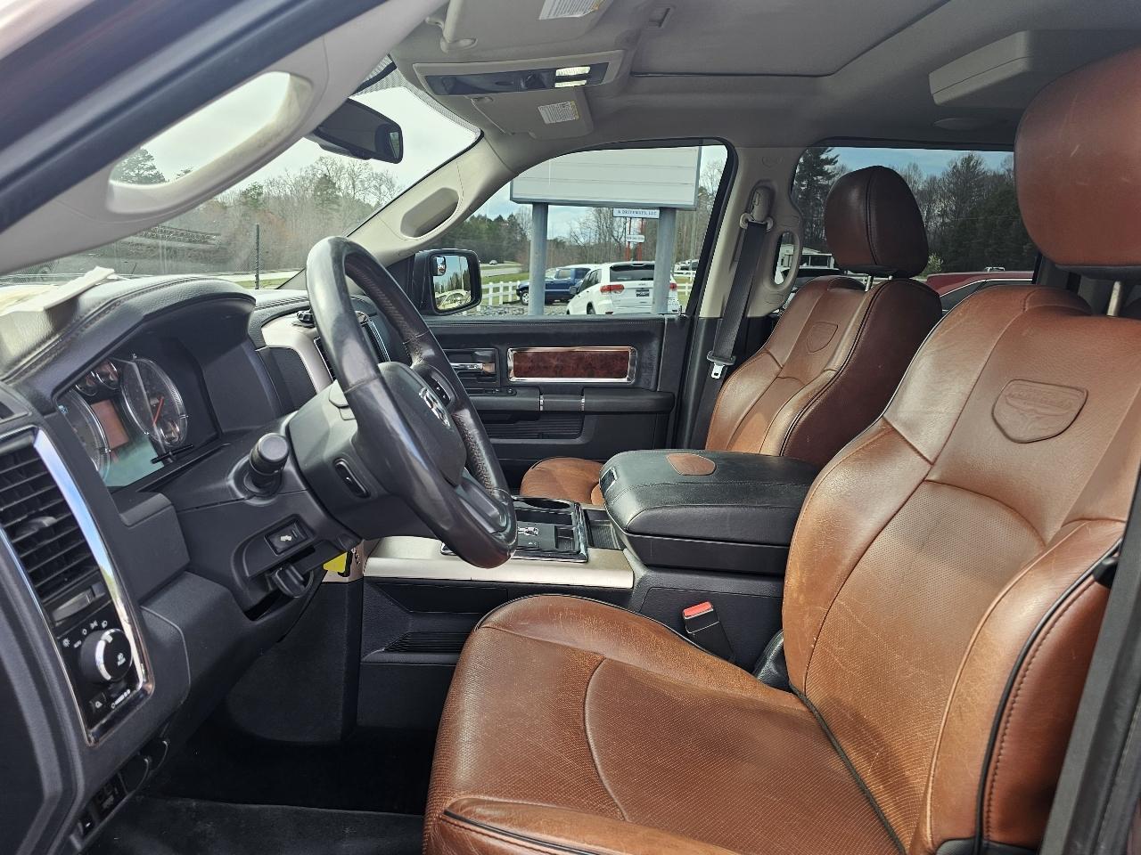 RAM 1500 4WD Crew Cab 140.5" Laramie Longhorn 2012