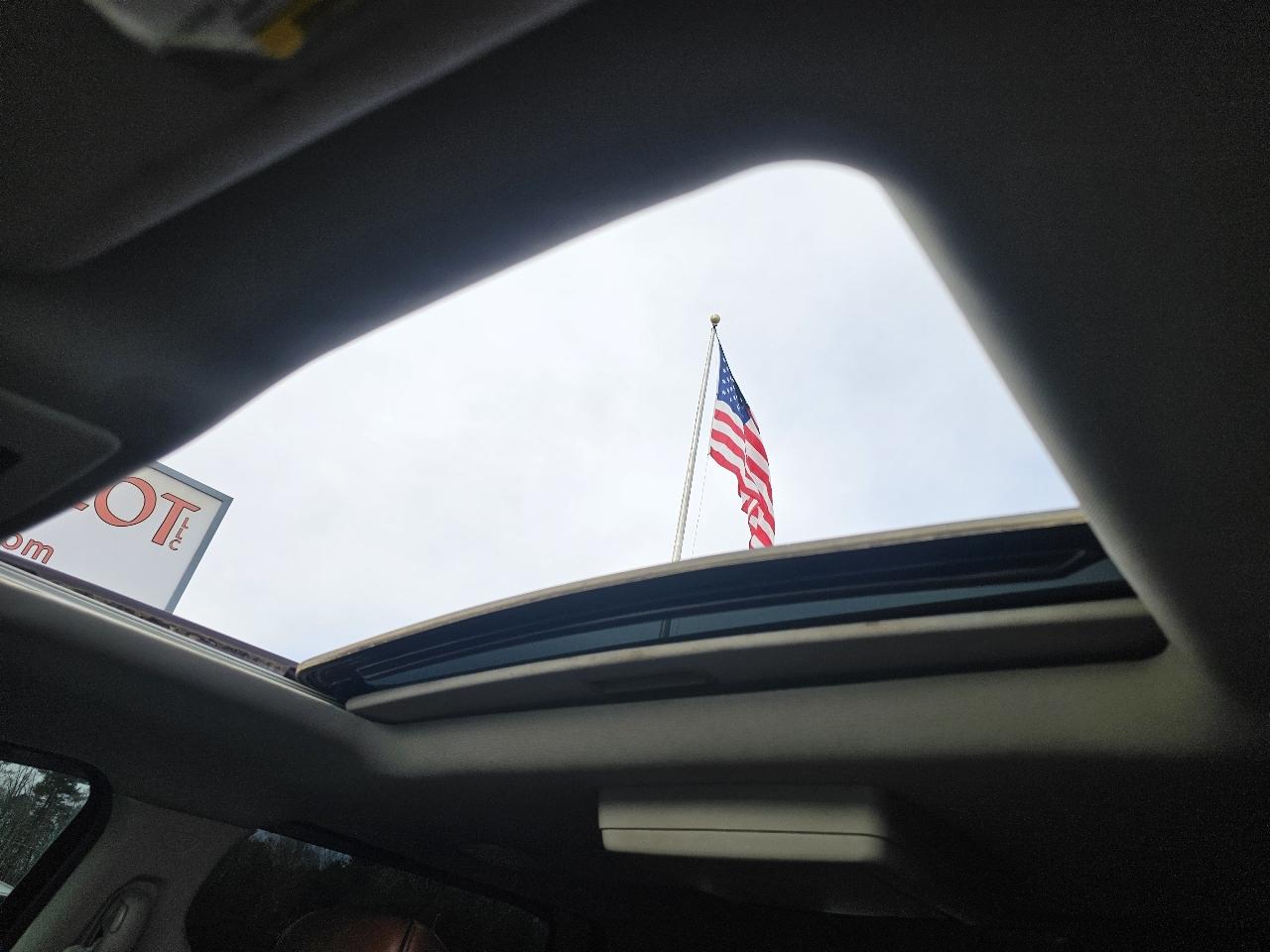 RAM 1500 4WD Crew Cab 140.5" Laramie Longhorn 2012